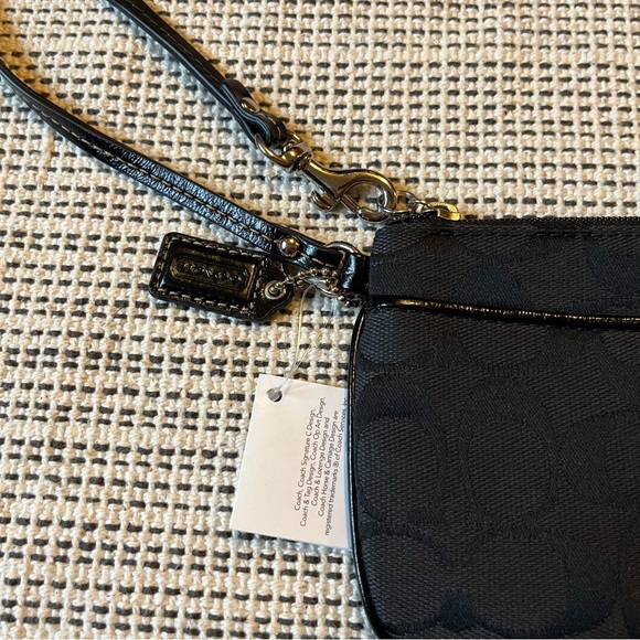 NWT Coach Logo Small Wristlet - Picture 2 of 7
